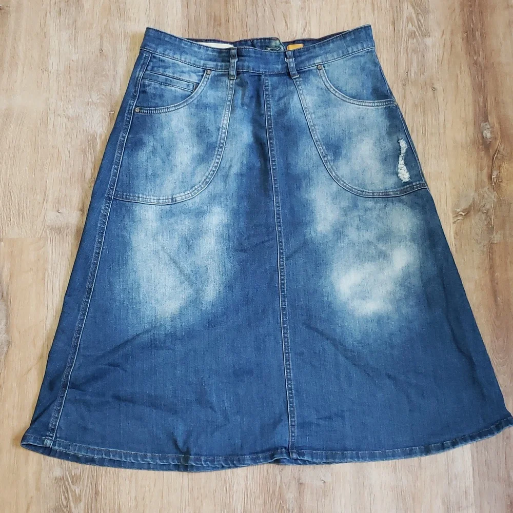 Pilcro and The Letterpress Denim Skirt, Size 8 - Picture 3 of 9